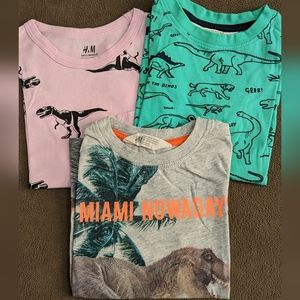 H&M boys dinosaur graphic t-shirts size 4-6yrs